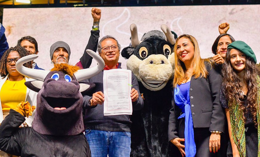 El presidente de Colombia sanciona la ley que prohíbe las corridas de toros en el país