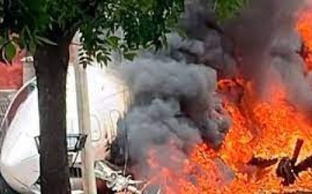 Lamentablemente se despistó un avión en San Fernando y chocó contra una casa: murieron el piloto y el copiloto