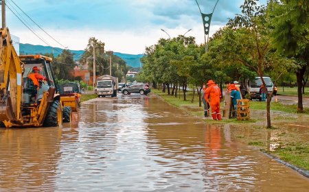 Tras atender las emergencias Alcaldía de Tarija continúa con la limpieza de las zonas afectadas por la lluvia