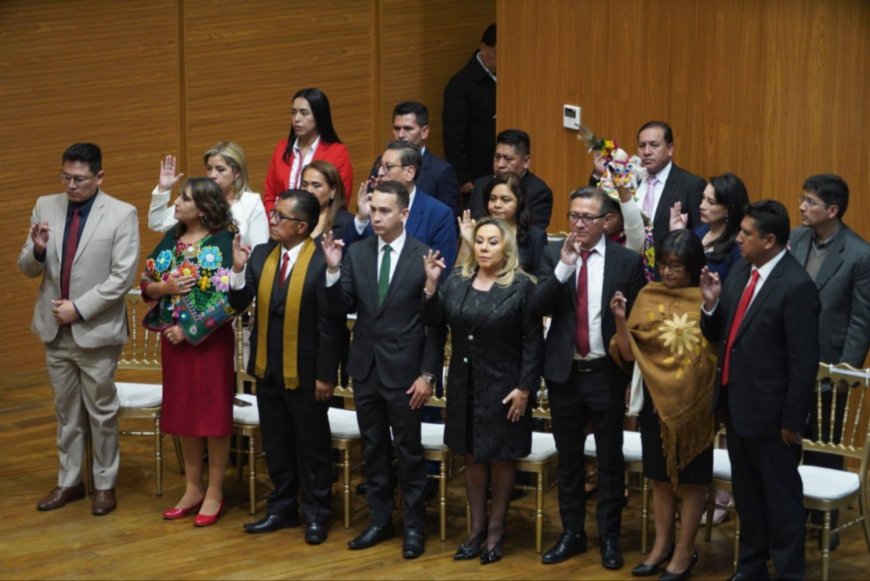 el Presidente Luis Arce posesiona a los nuevos magistrados