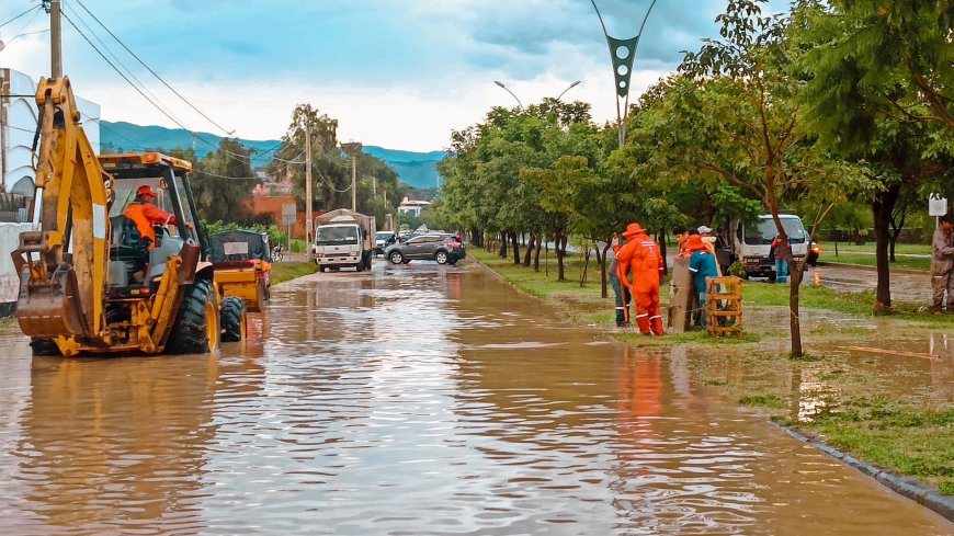 Tras atender las emergencias Alcaldía de Tarija continúa con la limpieza de las zonas afectadas por la lluvia