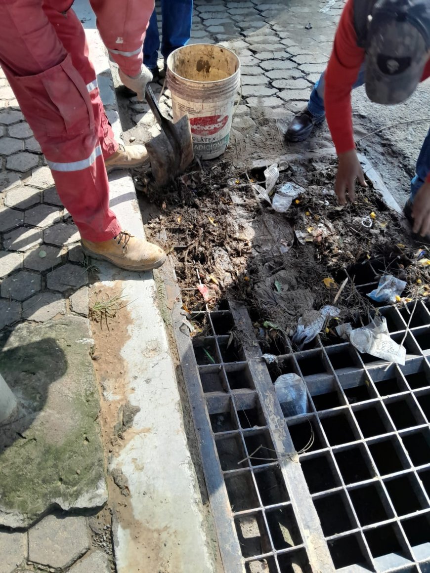 Tras atender las emergencias Alcaldía de Tarija continúa con la limpieza de las zonas afectadas por la lluvia