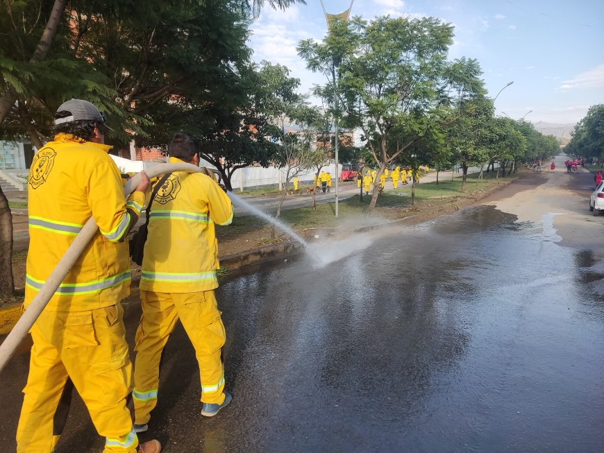 Tras atender las emergencias Alcaldía de Tarija continúa con la limpieza de las zonas afectadas por la lluvia