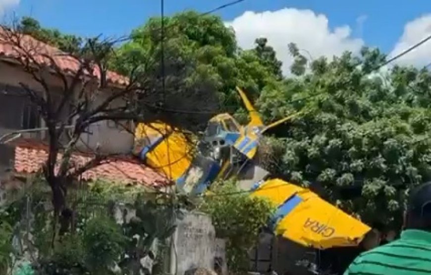 Cae aeronave sobre el techo de una vivienda en Santa Cruz