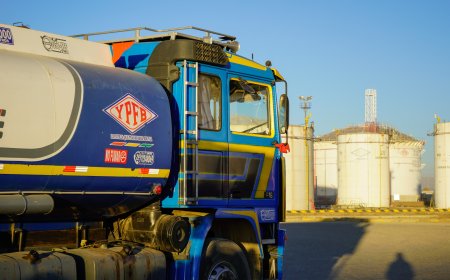 Realizaron la aprencion a 8 funcionarios de YPFB por permitir la salida de 14 cisternas con biodiésel puro desde la planta de Senkata