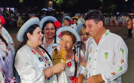 La entrada de comadres en Tarija una tradición que continua creciendo