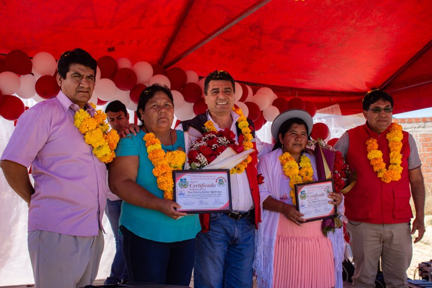 Alcalde de Tarija inaugura sistema de alcantarillado en el barrio 12 de abril