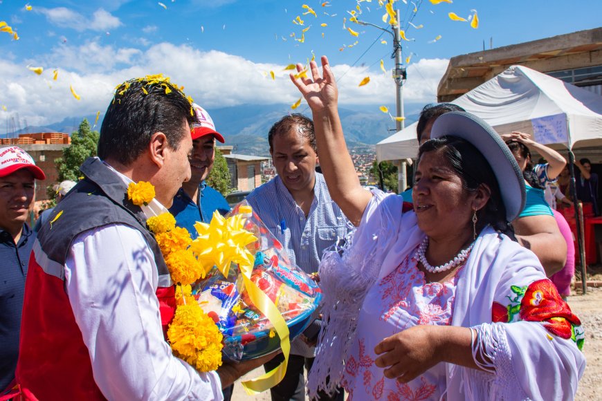 Alcalde de Tarija inaugura sistema de alcantarillado en el barrio 12 de abril