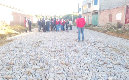 Alcalde inspecciona ampliación de empedrado de calles en el barrio Aranjuez Norte
