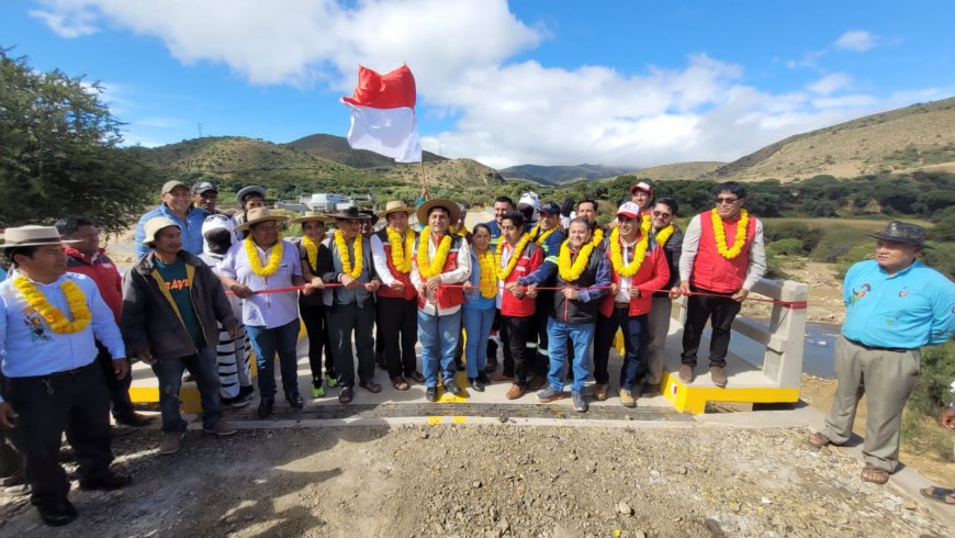 Vinculación campo - ciudad  Alcalde Torres inaugura puente vehicular en la comunidad de Carlazo Centro