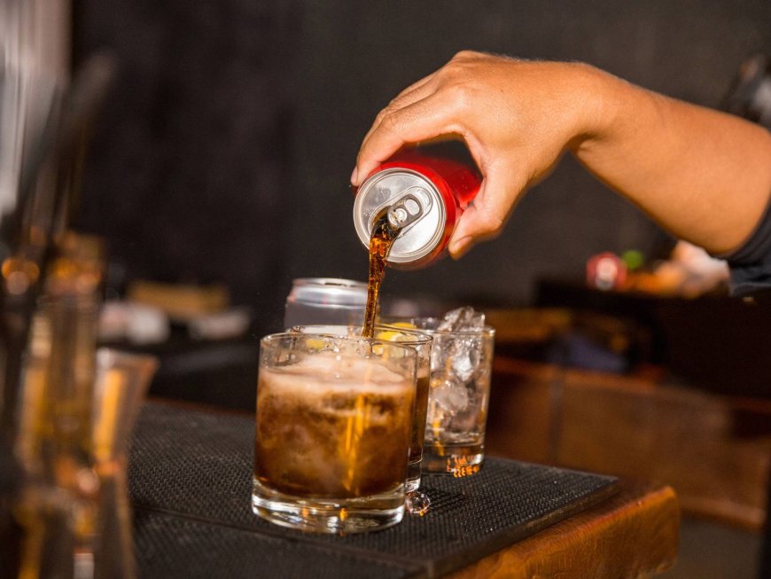 Un profesor fue denunciado por invitar sus alumnas a consumir bebidas alcohólicas