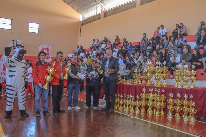 Inauguración de los II Juegos Deportivos Estudiantiles del Bicentenario Nivel Primario