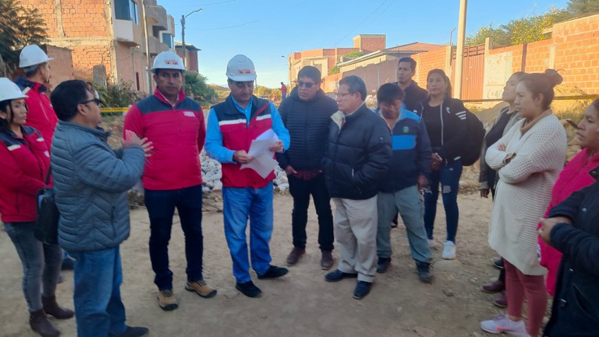 Alcalde inspecciona ampliación de empedrado de calles en el barrio Aranjuez Norte