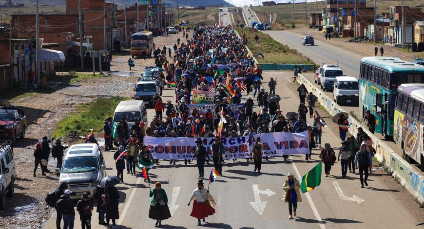 Ciudadanos en La Paz rechazan marcha evista y movilizados agreden a transeúntes