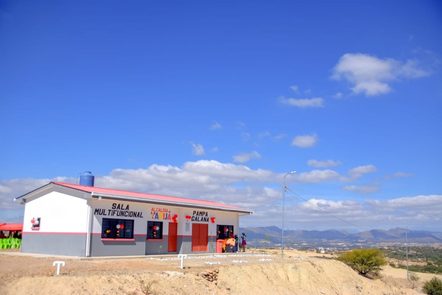 Alcalde de Tarija entrega Sala Multifuncional en Pampa Galana