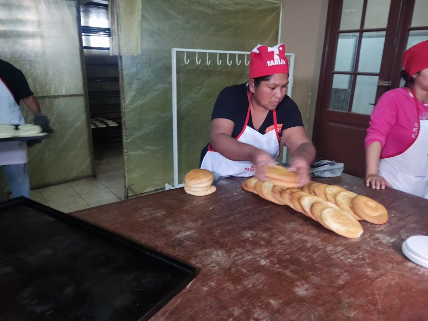 Vecinos de Tarija comienzan a elaborar y comercializar pan de Bs. 1