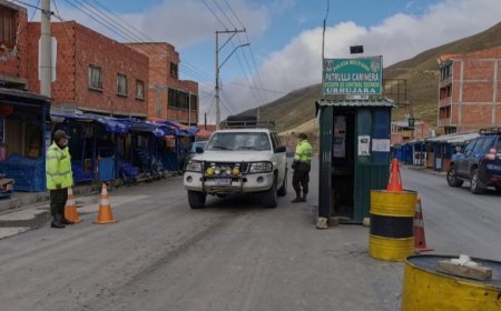 En la tranca de Urujara de La Paz incautan más de 100 litros de combustible en bidones ocultos