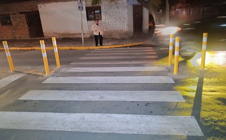 Alcaldía coloca semáforo en avenida transitada en el barrio Eduardo Abaroa