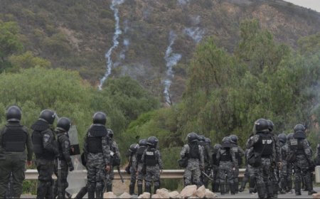 dos policías heridos en desbloqueo de la carretera Oruro - Cochabamba