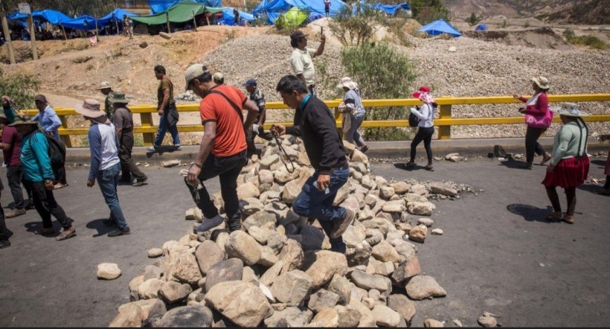 Una persona Adulto Mayor muere tras caminar por varias horas debido a bloqueos evistas