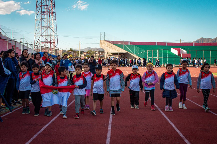 Alcaldía de Tarija entrega uniformes y material deportivo a la Asociación de Atletismo