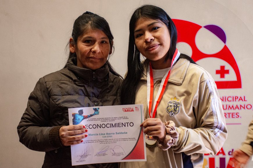 Alcaldía de Tarija reconoce y premia a campeones nacionales