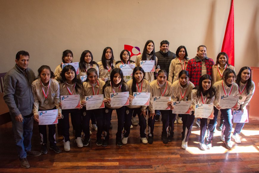 Alcaldía de Tarija reconoce y premia a campeones nacionales