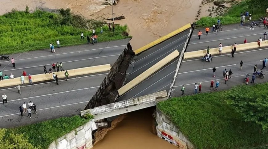 Colapsó un puente en la principal autopista que conecta Caracas con el oeste de Venezuela