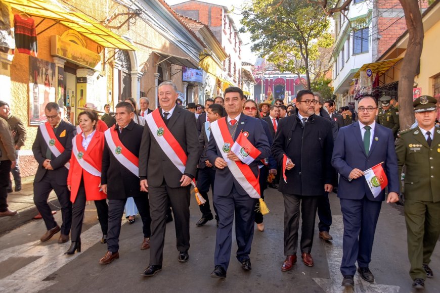 Desfile cívico y estudiantil en homenaje a la villa de san Bernardo de la frontera de Tarixa en los 451de su fundación