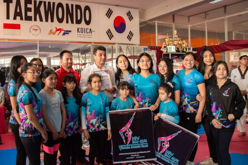 Alcalde de Tarija entrega material e indumentaria deportiva a siete asociaciones municipales