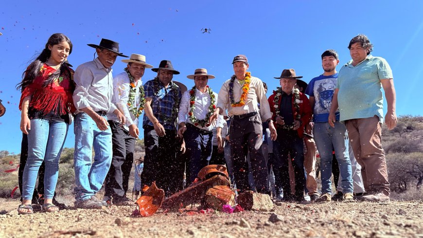 Alcalde de Tarija entrega atajado para el acopio de agua en beneficio de las familias productoras de Rumicancha
