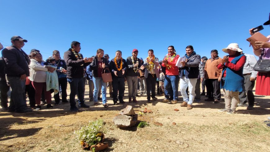 Alcalde inaugura un nuevo sistema de agua potable en beneficio 250 familias de Tarija