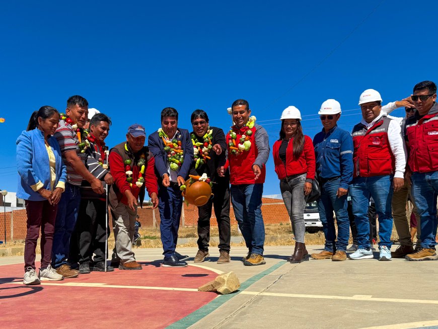 Acalde de Tarija inaugura plaza biosaludable y cancha polifuncional en el distrito 7