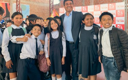 Alcaldía entrega material escolar a la Unidad Educativa Castelfort Castellanos