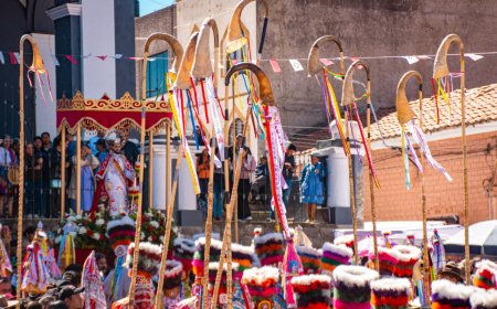 El Santo patrono recorrió las calles del centro de la ciudad en el inicio de la fiesta grande de Tarija San Roque