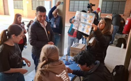 Alcalde de Tarija, Johnny Torres Terzo, emite su voto