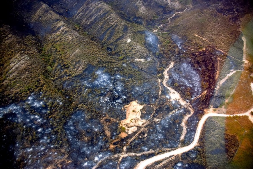 Tarija vuelve a estar en calma: incendio en la serranía de Sama fue controlado y sofocado en su totalidad