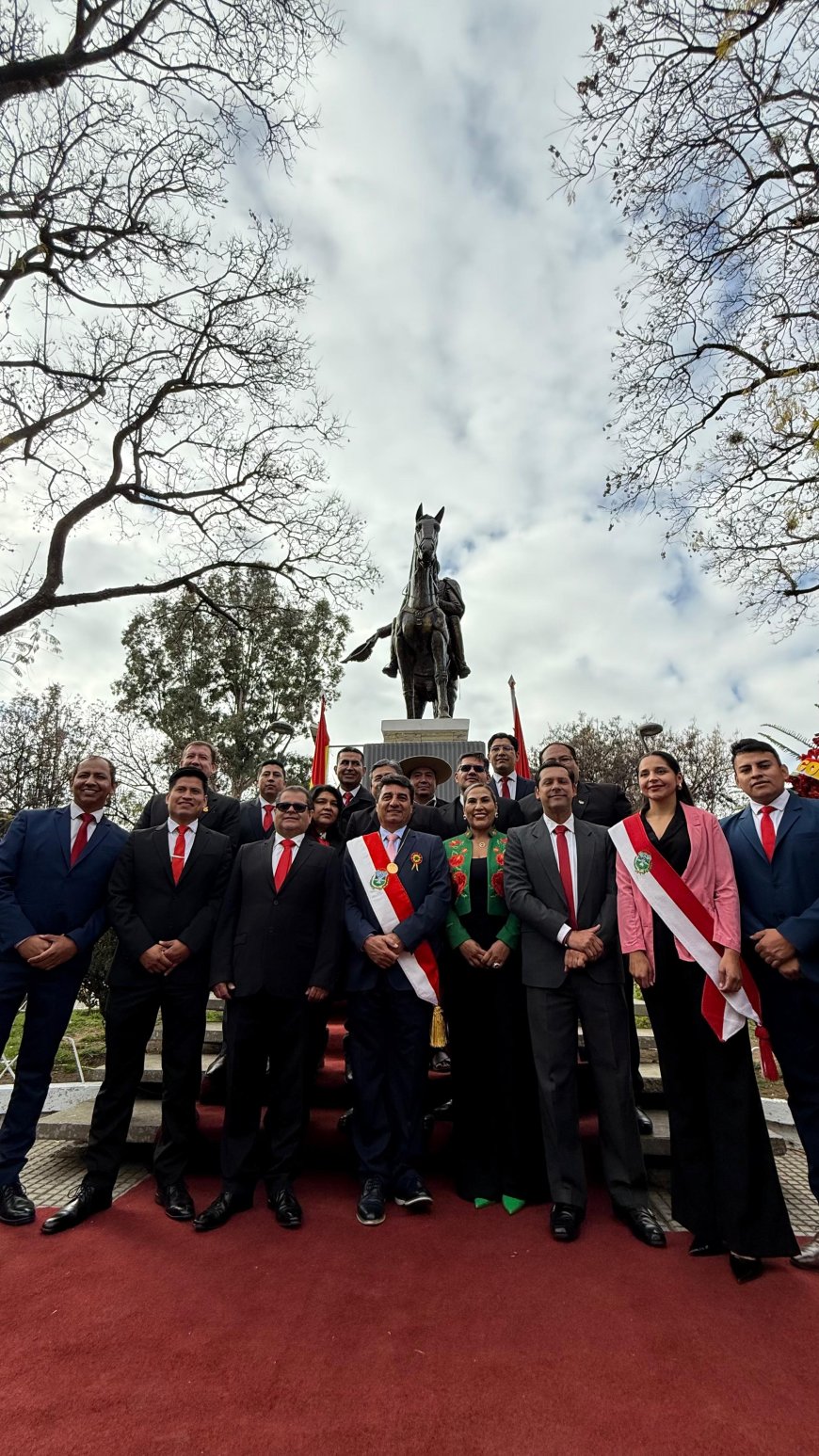 Alcalde de Tarija rinde homenaje a la patria