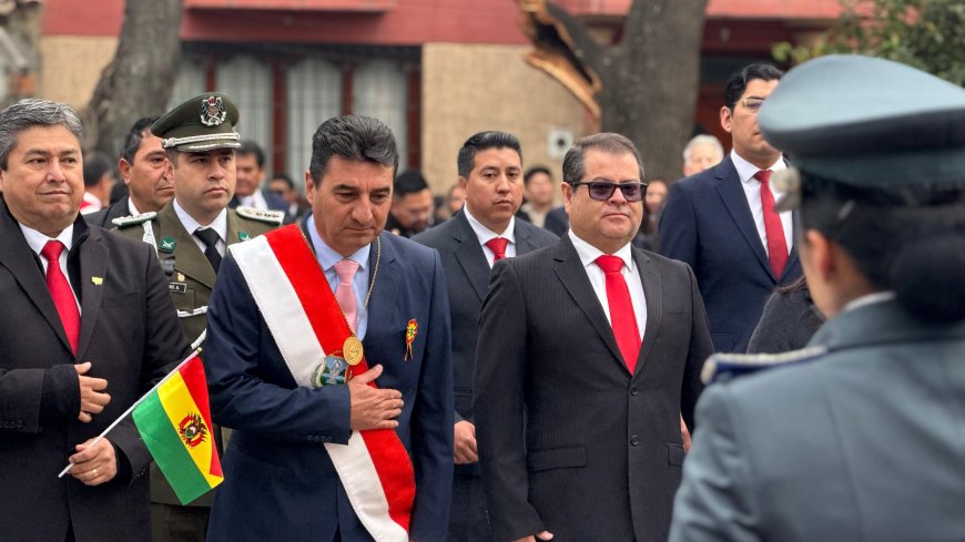 Alcalde de Tarija rinde homenaje a la patria