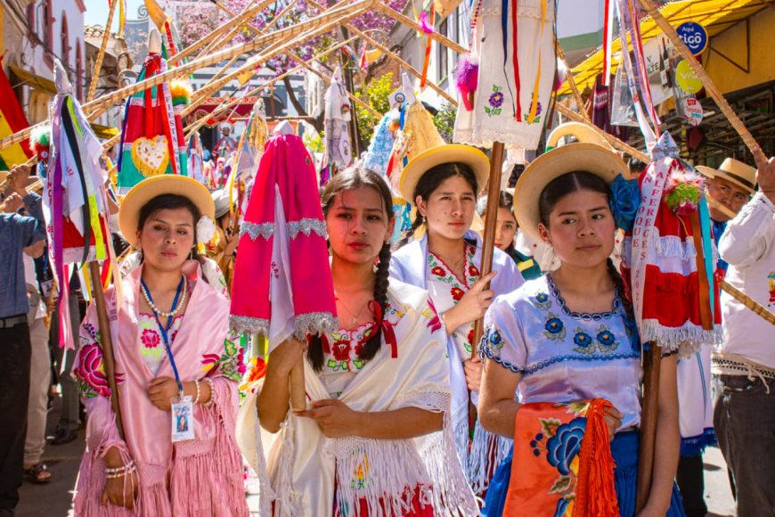 El Santo patrono recorrió las calles del centro de la ciudad en el inicio de la fiesta grande de Tarija San Roque