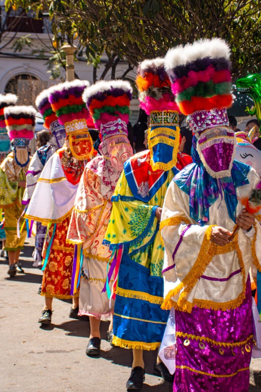 El Santo patrono recorrió las calles del centro de la ciudad en el inicio de la fiesta grande de Tarija San Roque
