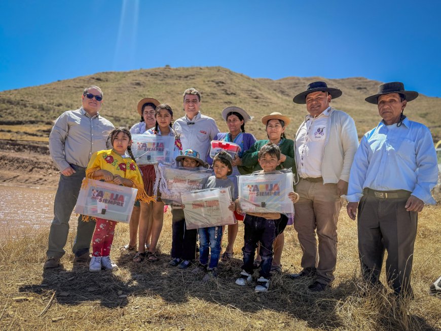 Alcalde de Tarija inaugura atajado La Pampa en beneficio de 19 familias productoras