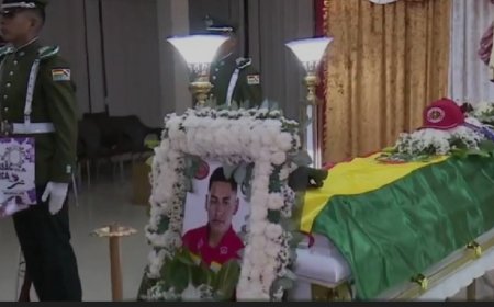 Con honores despiden al sargento Chilca en Santa Cruz