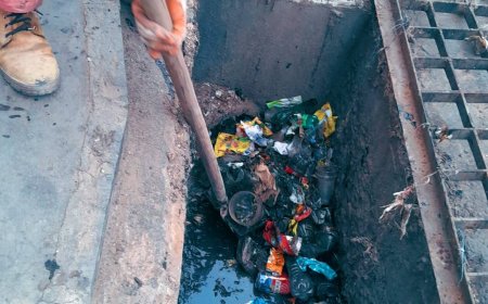Alcaldía  de Tarija realiza limpieza de bocas de tormenta para evitar inundaciones