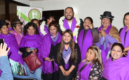 Choferes se oponen con violencia a una línea de taxis integrado por mujeres