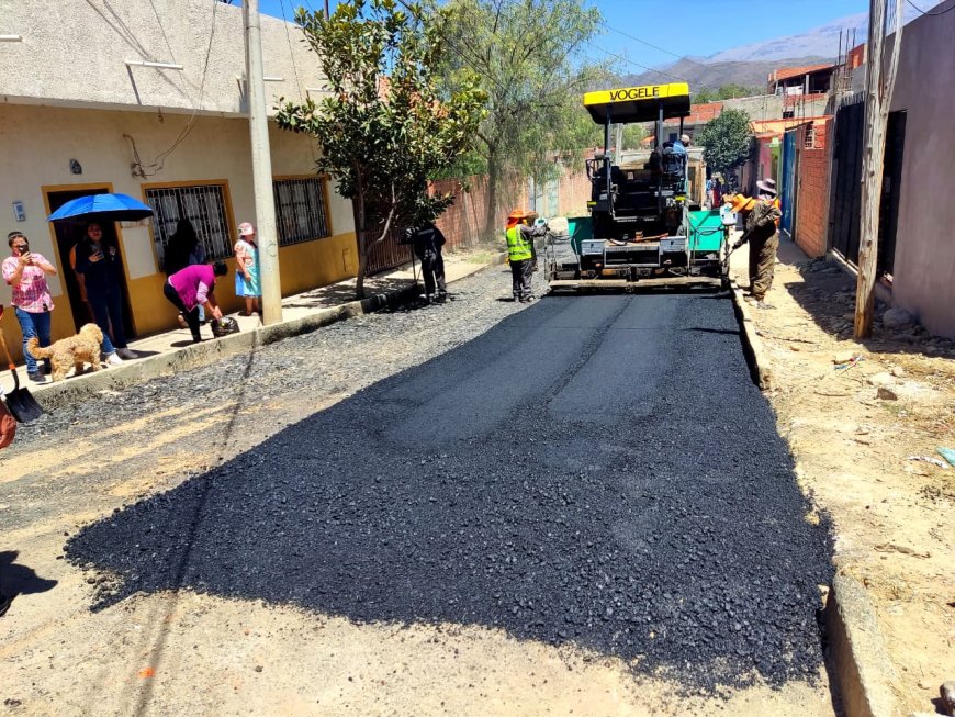 Alcaldía de Tarija asfalta calles en el barrio Panamericano