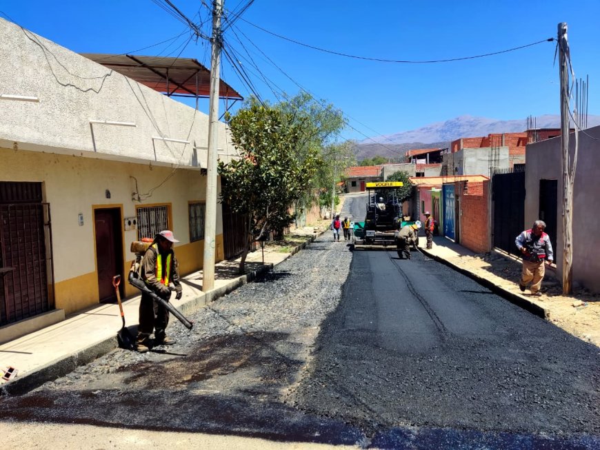 Alcaldía de Tarija asfalta calles en el barrio Panamericano