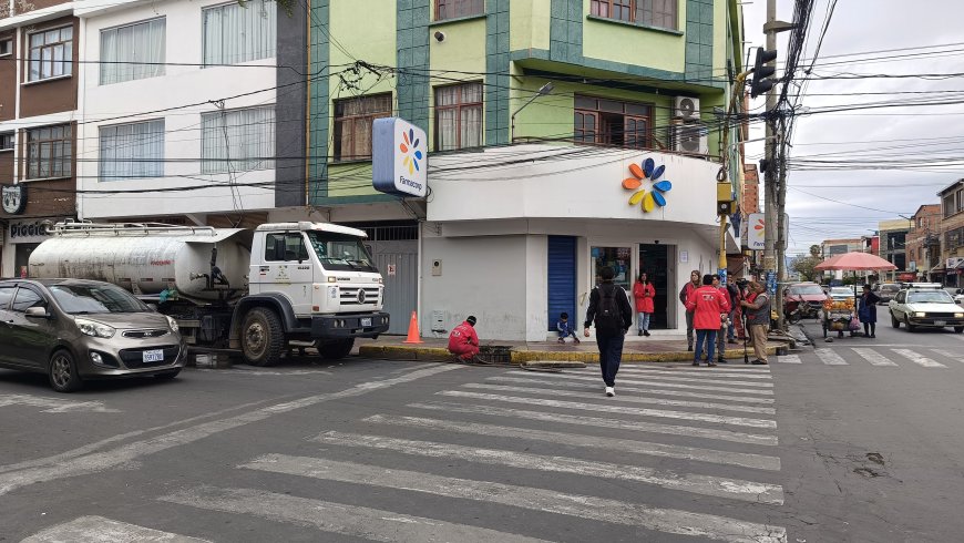 Alcaldía de Tarija continúa con la limpieza y mantenimiento de las 800 boca-tormentas