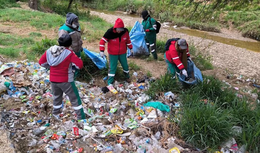 EMAT realiza la limpieza de la quebrada El Monte por quinta vez consecutiva