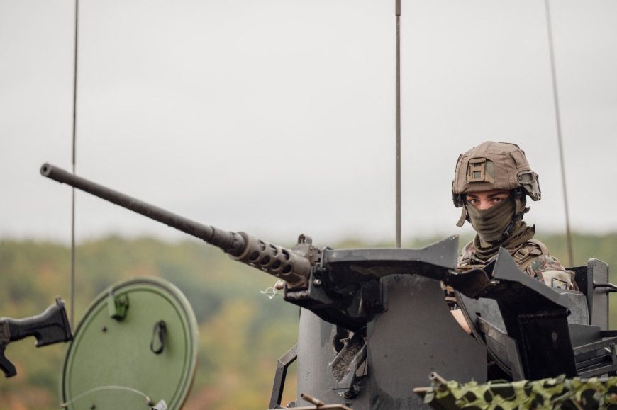 Las Fuerzas Armadas advirtieron que Francia debe prepararse para un posible choque militar